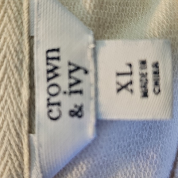 Crown‎ & Ivy Lip Print Cream Long Sleeve Top. Size XL. EXCELENT Condition - Picture 5 of 8